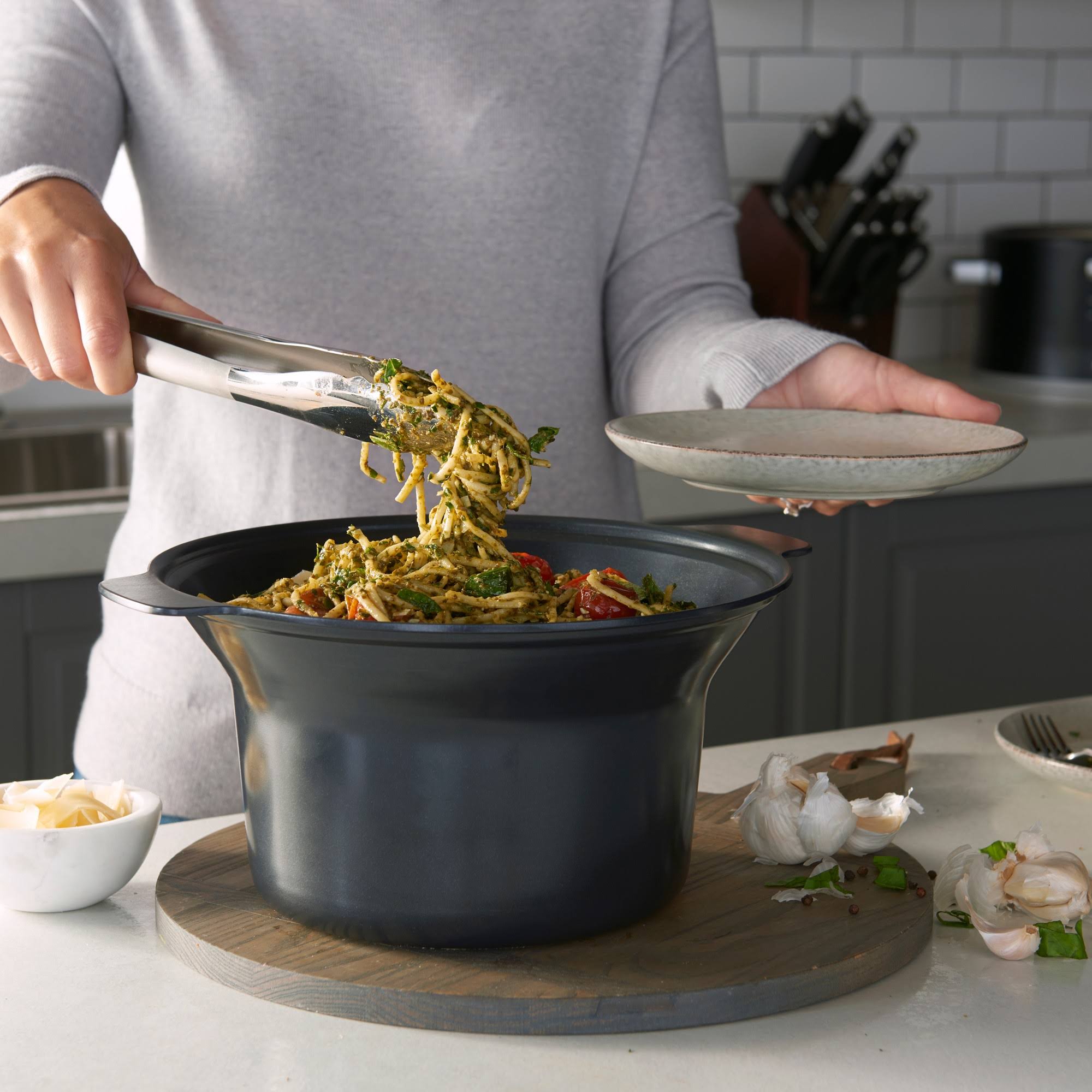 Matte Black Slow Cooker Q88336