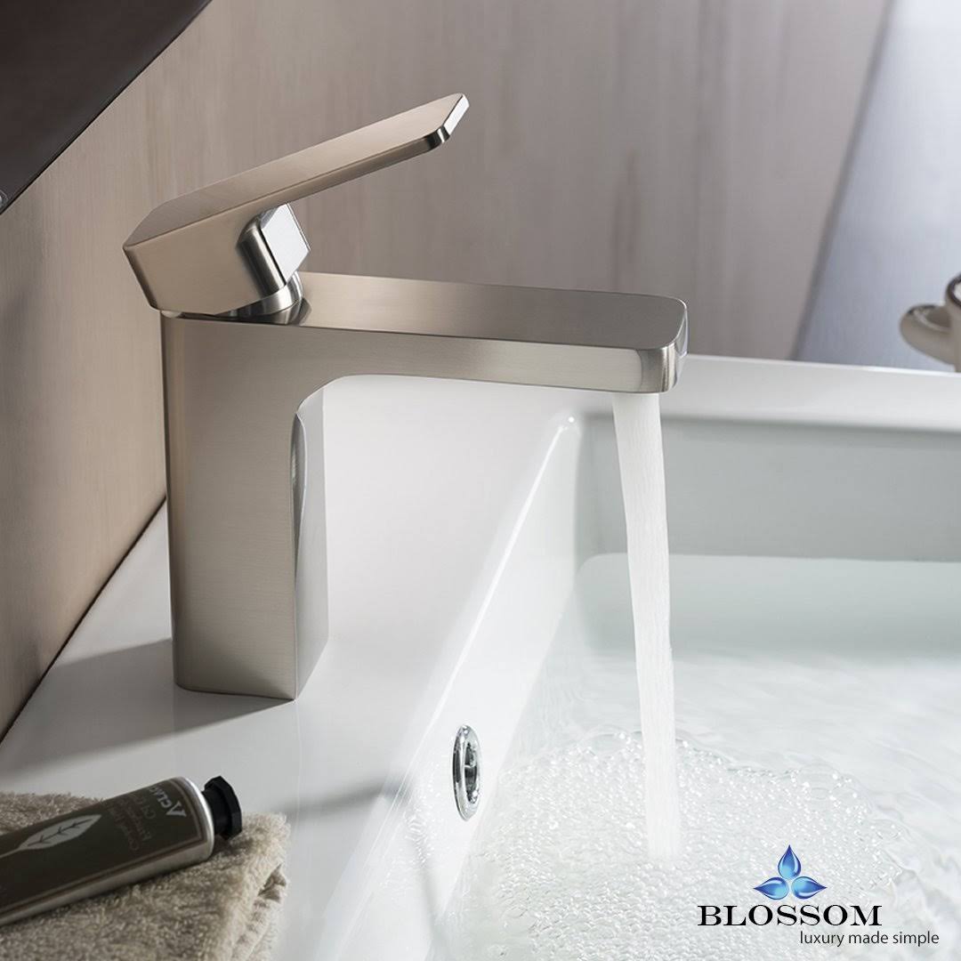 Chrome Single Handle Lavatory Faucet Y9242