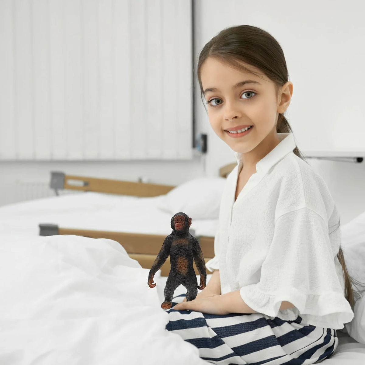 Chimpanzee Animal Statue Desktop Decor Mini Gorilla Decoration T687668